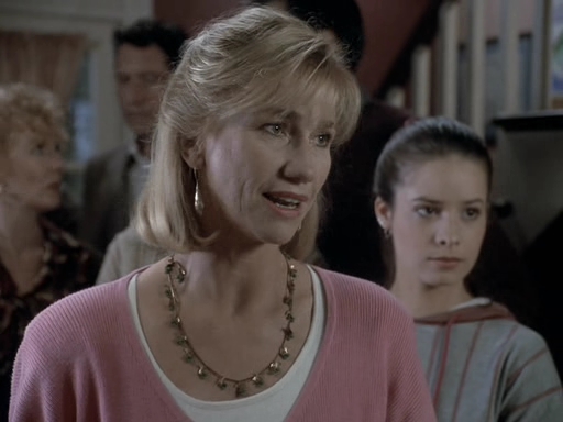 Charmed-Online_dot_nl-PicketFences1x02-1104.jpg