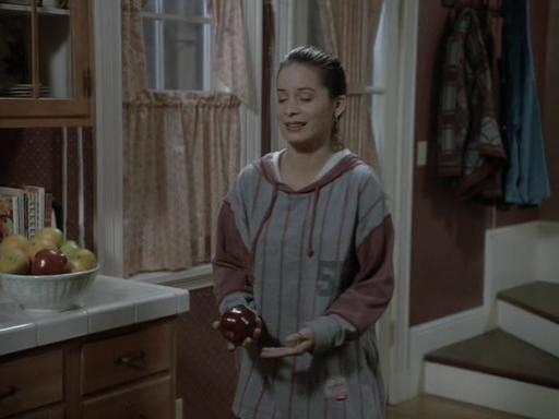 Charmed-Online_dot_nl-PicketFences1x02-1163.jpg