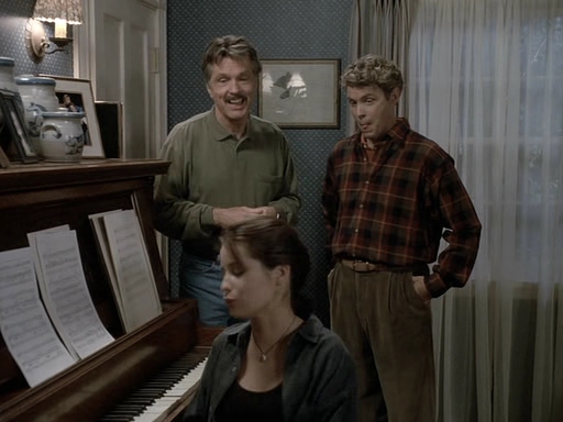 Charmed-Online_dot_nl-PicketFences1x03-0653.jpg