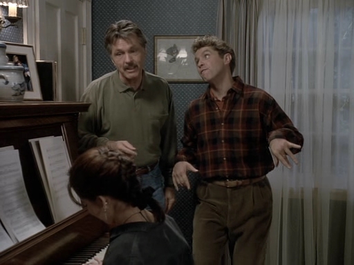 Charmed-Online_dot_nl-PicketFences1x03-0657.jpg Charmed-Online_dot_nl-PicketFences1x03-0657.jpg