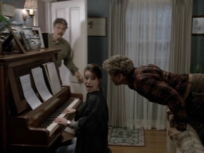 Charmed-Online_dot_nl-PicketFences1x03-0632.jpg