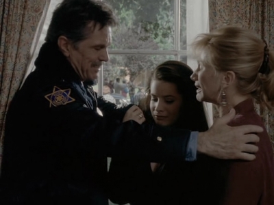 Charmed-Online_dot_nl-PicketFences1x03-2610.jpg