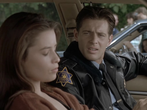 Charmed-Online_dot_nl-PicketFences1x05-0828.jpg