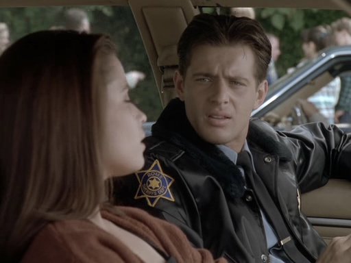 Charmed-Online_dot_nl-PicketFences1x05-0832.jpg