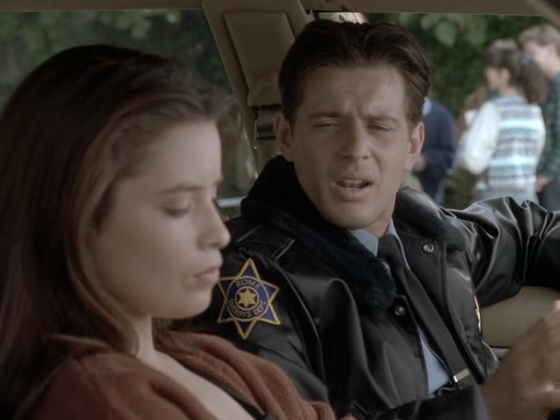 Charmed-Online_dot_nl-PicketFences1x05-0836.jpg