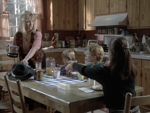 Charmed-Online_dot_nl-PicketFences1x05-1267.jpg Charmed-Online_dot_nl-PicketFences1x05-1267.jpg