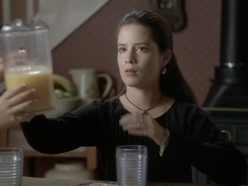 Charmed-Online_dot_nl-PicketFences1x05-1270.jpg