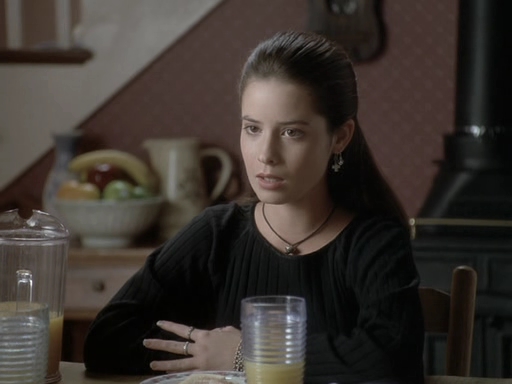 Charmed-Online_dot_nl-PicketFences1x05-1296.jpg