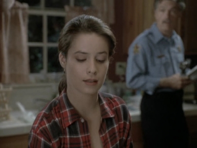 Charmed-Online_dot_nl-PicketFences1x05-0352.jpg