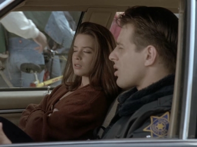 Charmed-Online_dot_nl-PicketFences1x05-0813.jpg