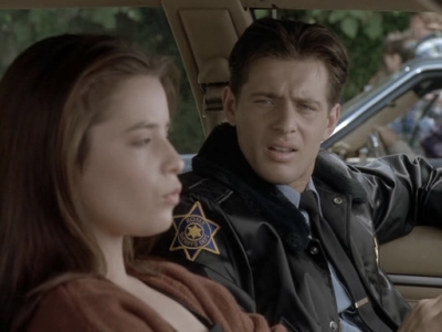 Charmed-Online_dot_nl-PicketFences1x05-0830.jpg