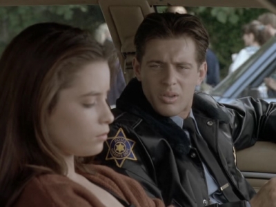 Charmed-Online_dot_nl-PicketFences1x05-0839.jpg