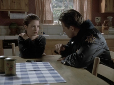 Charmed-Online_dot_nl-PicketFences1x05-2455.jpg