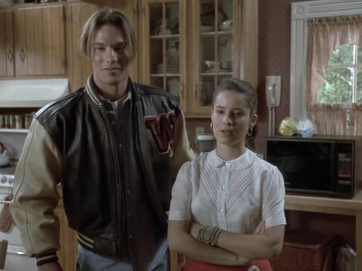 Charmed-Online_dot_nl-PicketFences1x06-0575.jpg