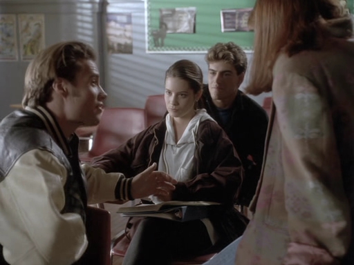 Charmed-Online_dot_nl-PicketFences1x06-1038.jpg