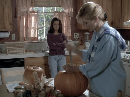 Charmed-Online_dot_nl-PicketFences1x06-1544.jpg