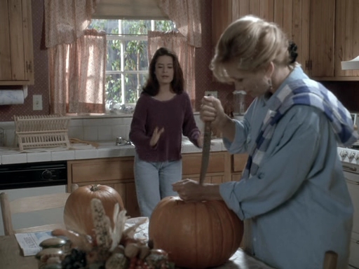 Charmed-Online_dot_nl-PicketFences1x06-1545.jpg