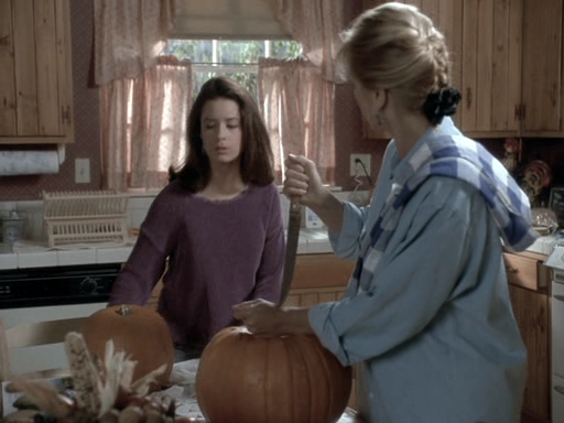 Charmed-Online_dot_nl-PicketFences1x06-1547.jpg