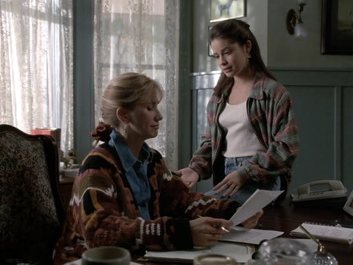 Charmed-Online_dot_nl-PicketFences1x07-0348.jpg