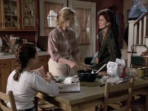 Charmed-Online_dot_nl-PicketFences1x07-0649.jpg