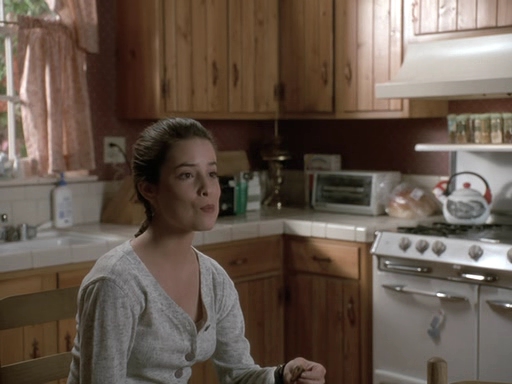 Charmed-Online_dot_nl-PicketFences1x07-0657.jpg