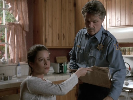 Charmed-Online_dot_nl-PicketFences1x07-0661.jpg