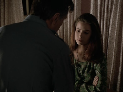 Charmed-Online_dot_nl-PicketFences1x07-1772.jpg