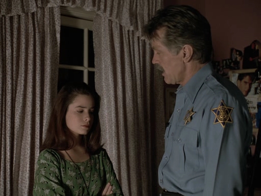 Charmed-Online_dot_nl-PicketFences1x07-1928.jpg