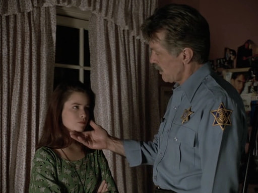 Charmed-Online_dot_nl-PicketFences1x07-1931.jpg