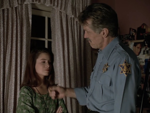 Charmed-Online_dot_nl-PicketFences1x07-1934.jpg