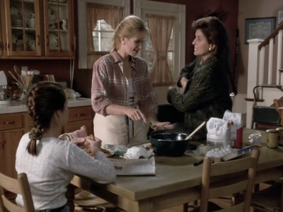 Charmed-Online_dot_nl-PicketFences1x07-0646.jpg