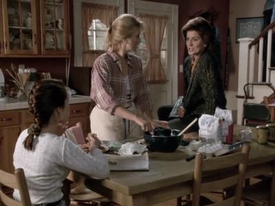 Charmed-Online_dot_nl-PicketFences1x07-0648.jpg