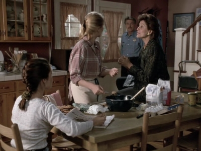 Charmed-Online_dot_nl-PicketFences1x07-0652.jpg