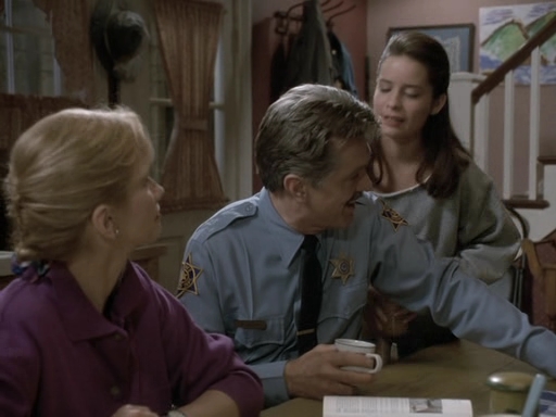 Charmed-Online_dot_nl-PicketFences1x08-1145.jpg