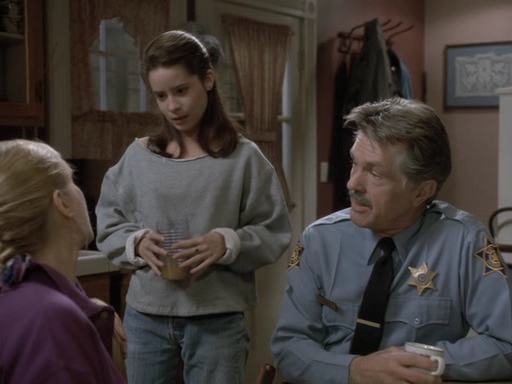 Charmed-Online_dot_nl-PicketFences1x08-1155.jpg