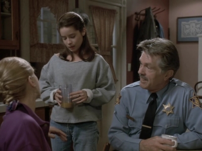 Charmed-Online_dot_nl-PicketFences1x08-1156.jpg