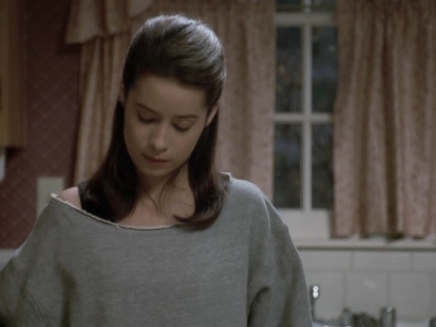 Charmed-Online_dot_nl-PicketFences1x08-1212.jpg