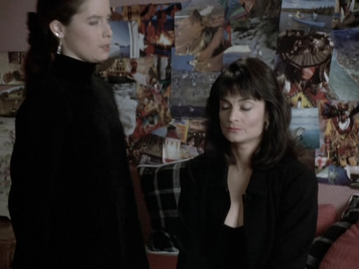 Charmed-Online_dot_nl-PicketFences1x12-3655.jpg