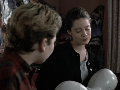 Charmed-Online_dot_nl-PicketFences1x14-6665.jpg