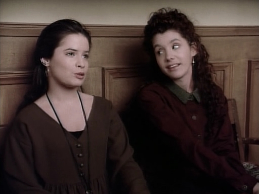 Charmed-Online_dot_nl-PicketFences1x15-10163.jpg