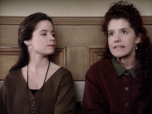 Charmed-Online_dot_nl-PicketFences1x15-10181.jpg