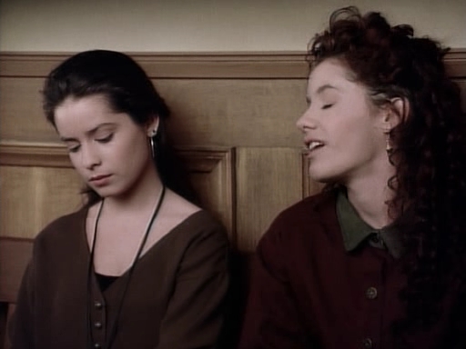 Charmed-Online_dot_nl-PicketFences1x15-10190.jpg