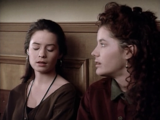 Charmed-Online_dot_nl-PicketFences1x15-10196.jpg