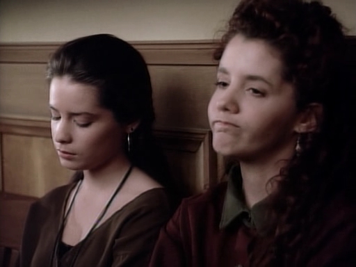 Charmed-Online_dot_nl-PicketFences1x15-10199.jpg