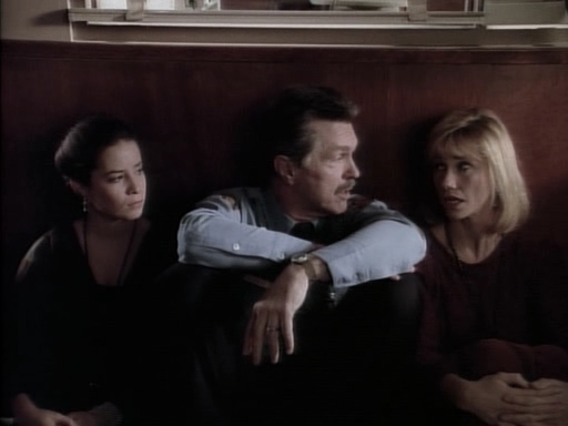 Charmed-Online_dot_nl-PicketFences1x15-10331.jpg