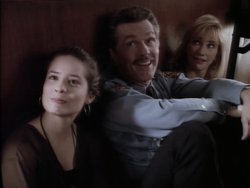 Charmed-Online_dot_nl-PicketFences1x15-10403.jpg