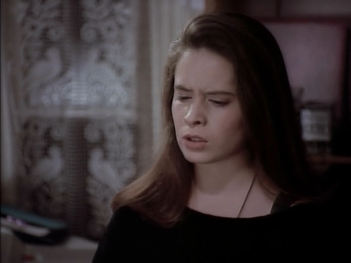 Charmed-Online_dot_nl-PicketFences1x15-8420.jpg Charmed-Online_dot_nl-PicketFences1x15-8420.jpg