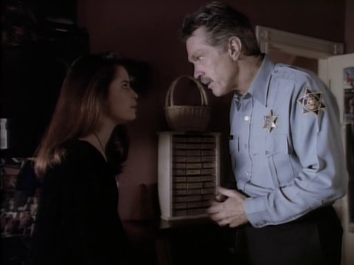 Charmed-Online_dot_nl-PicketFences1x15-8954.jpg