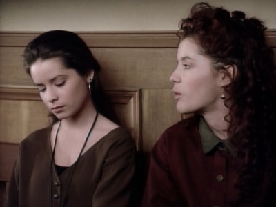 Charmed-Online_dot_nl-PicketFences1x15-10191.jpg