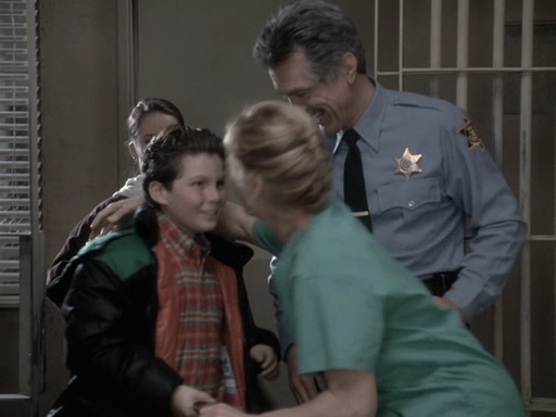 Charmed-Online_dot_nl-PicketFences1x18-13189.jpg